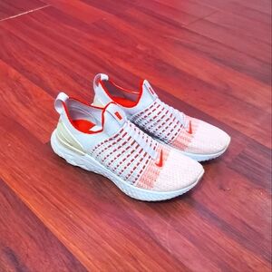 Nike Womens React Phantom Run Flyknit Shoes